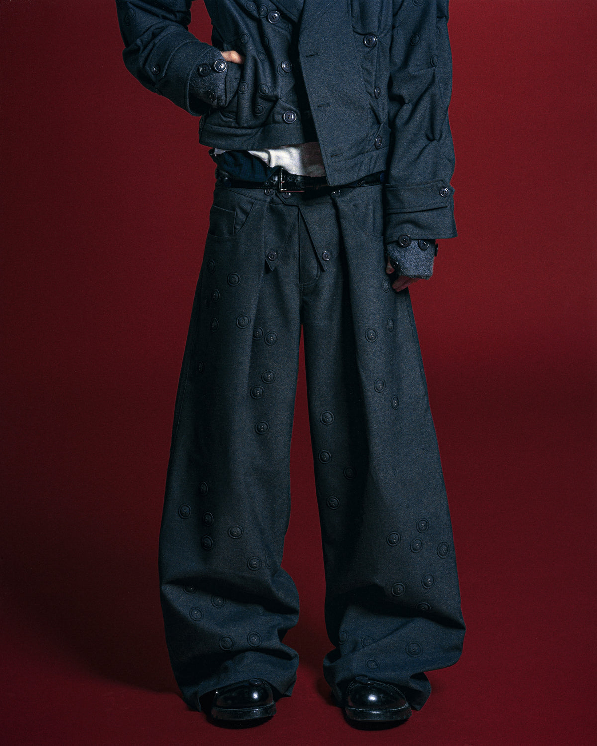 'BUTTONS' PLEATED PANTS